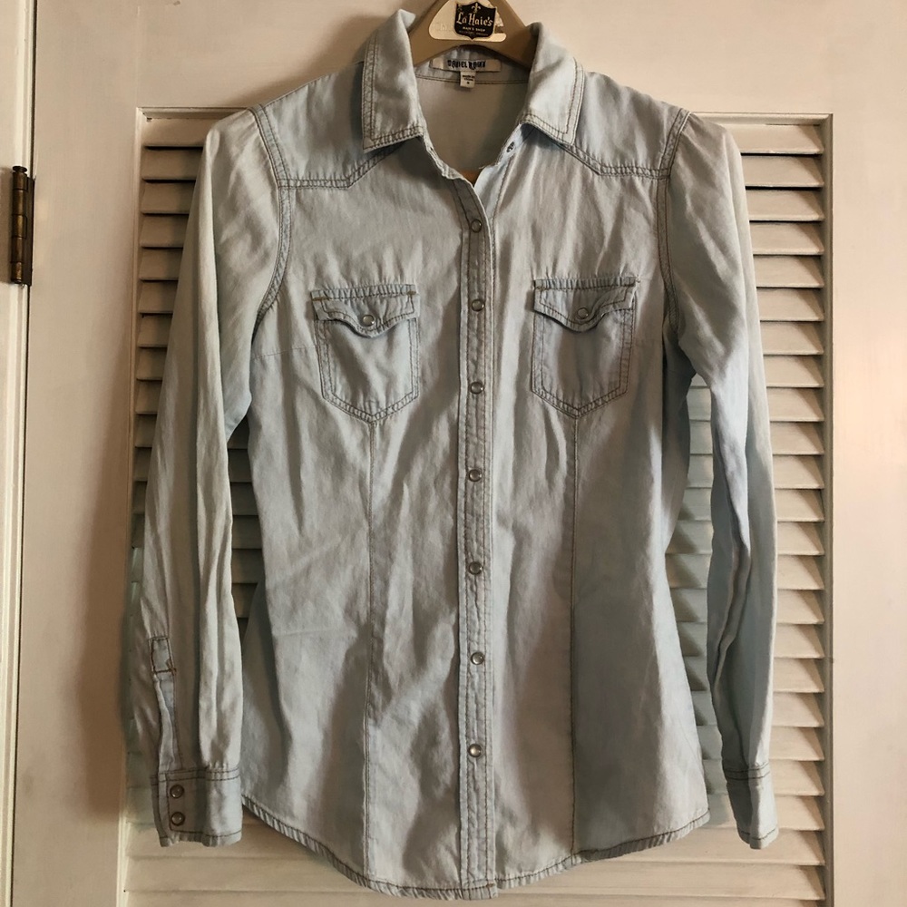 Daniel Rainn chambray western top